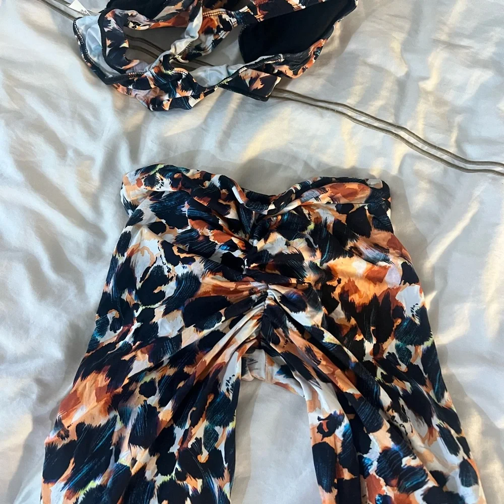 LiCi Fit Wild Thing Set Scrunch- Sports Bra and Leggings - Picture 6 of 8